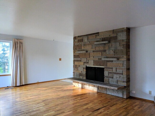 Photo - Spacious 3 Bed 2.5 Bath in Seatac House