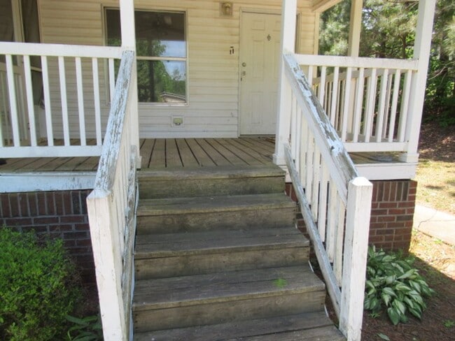 Building Photo - 406 Crystal Dr