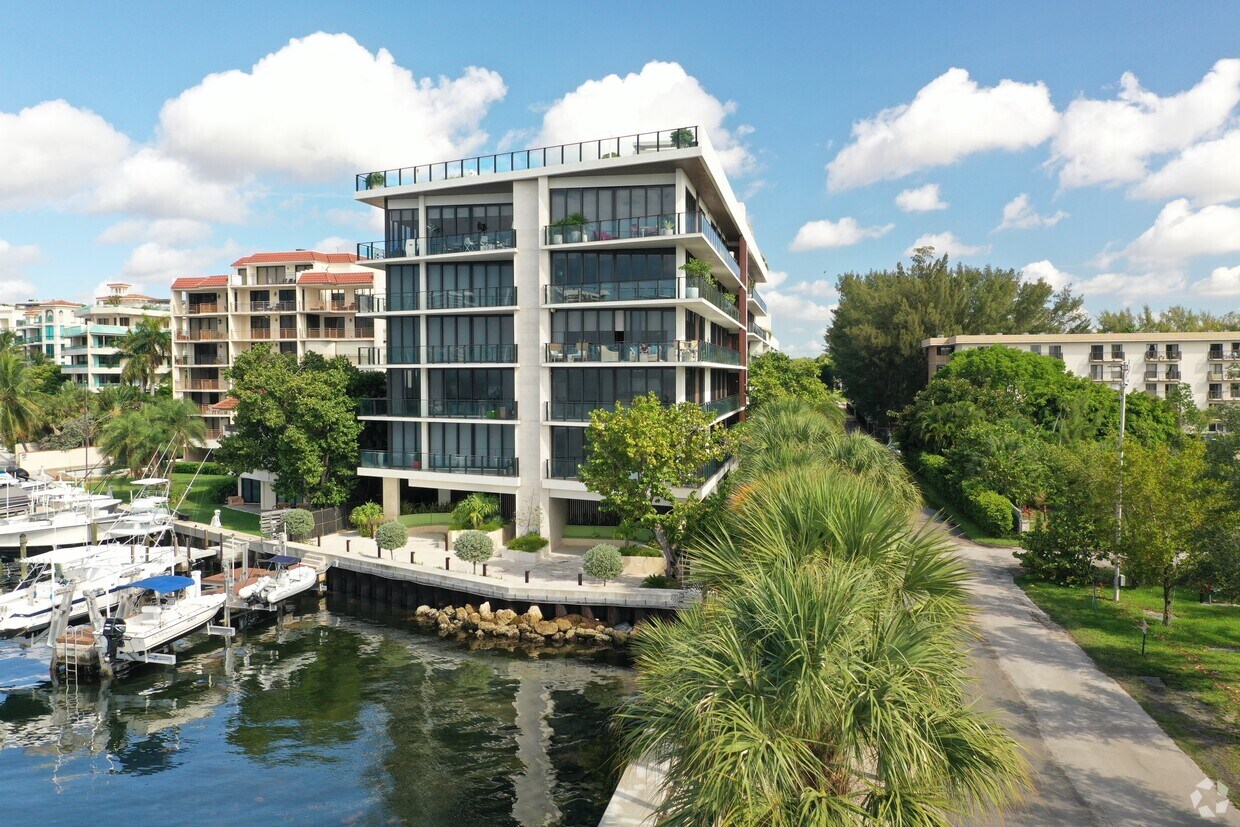 Fairchild Coconut Grove Apartments in Coconut Grove, FL