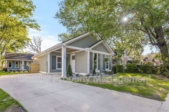 Building Photo - 2305 Kirby Ave