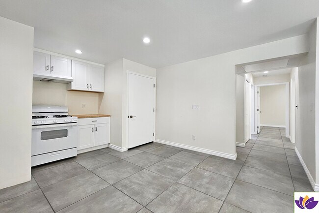 Building Photo - 3517 Denker Ave