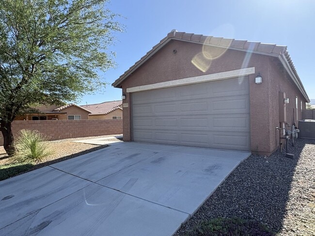 Building Photo - Beautiful Eastside Tucson  rental
