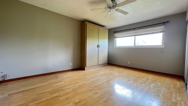 Building Photo - 1 Bedroom Apartment Above Home in Anaheim/...