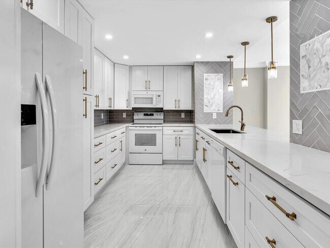 Foto del edificio - 1150 Hillsboro Mile Apt #1150, Hillsboro B...