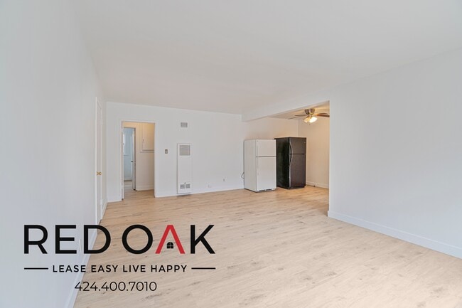 Building Photo - 3925 Roxanne Ave