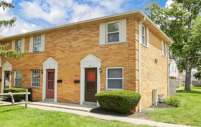 Foto del edificio - 1746 Pine Tree St S