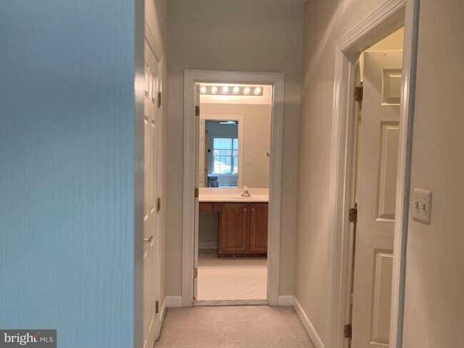 Building Photo - 10120 Ballynahown Cir