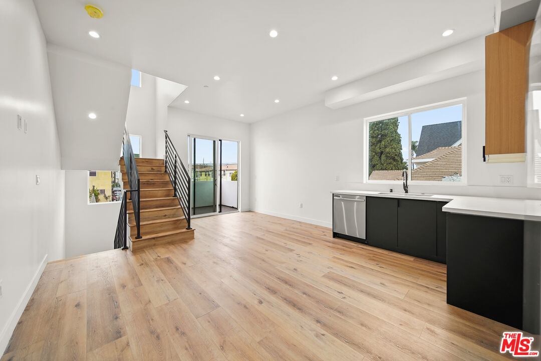 1520 Magnolia Ave Unit /2, Los Angeles, CA 90006 Condo for Rent in