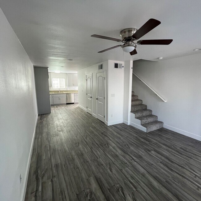 Foto del edificio - Beautiful appartment, 2/1.5 with AC  & Pri...