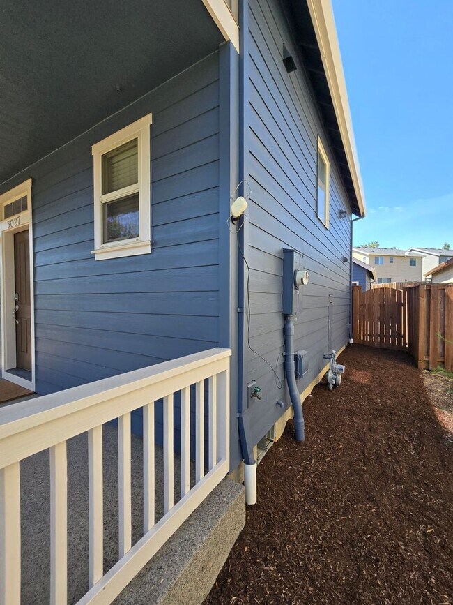 Foto del edificio - Small Dog Friendly 2 Bedroom 1.5 Bath Hous...