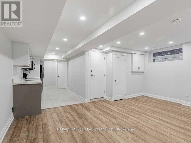 Photo du bâtiment - 987 Avenue Rd