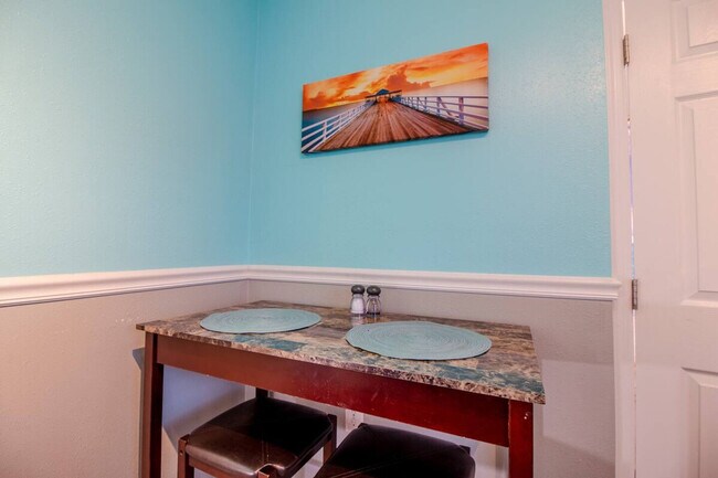 Foto del edificio - 2721 Raeford Rd