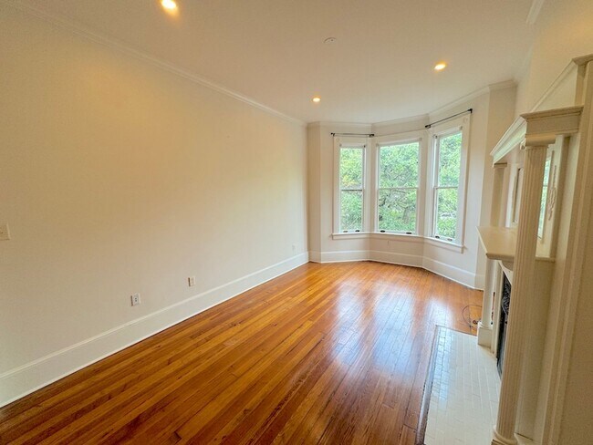 Building Photo - 205 E Charlton
