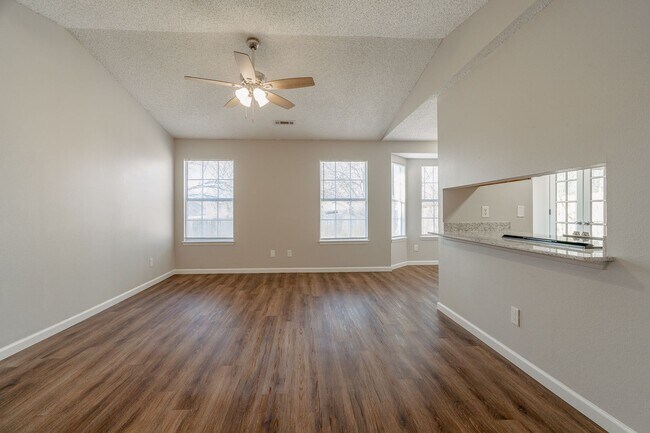 Foto del edificio - REMODELED 3BR 2 BA home in Central Fay! Al...