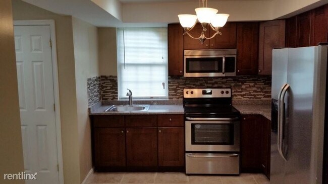 Foto del edificio - 4 br, 2 bath House - 36 W Melrose Ave