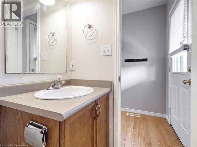 Building Photo - 624 S Haven Dr