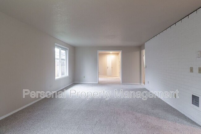 Foto del edificio - 9606 NE 63rd St