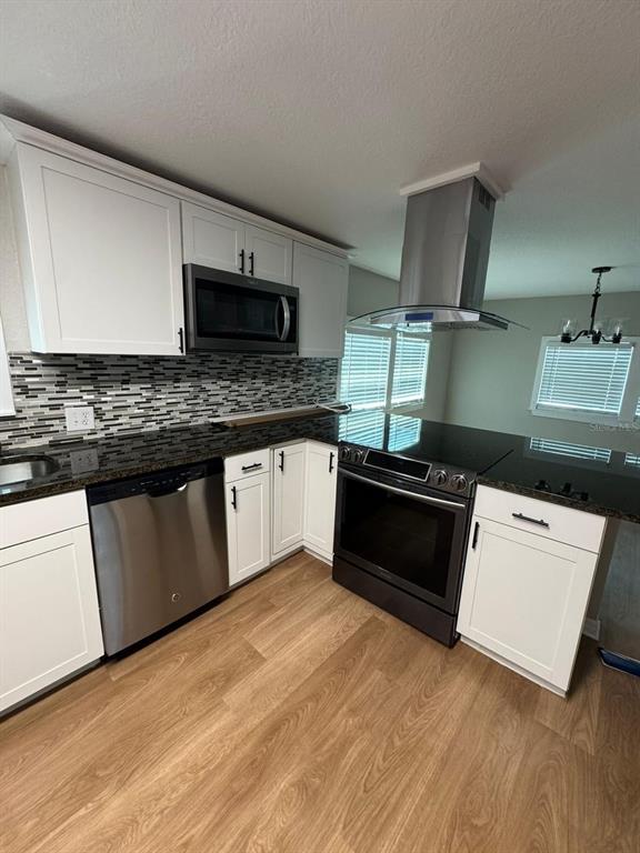 Building Photo - 608 River Village Dr