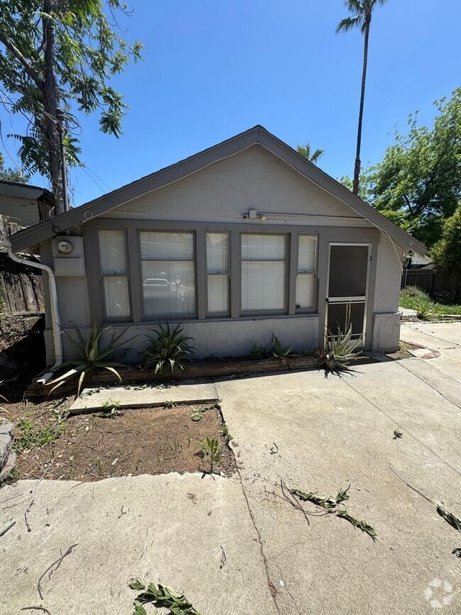 Building Photo - 515 Glenwood Dr