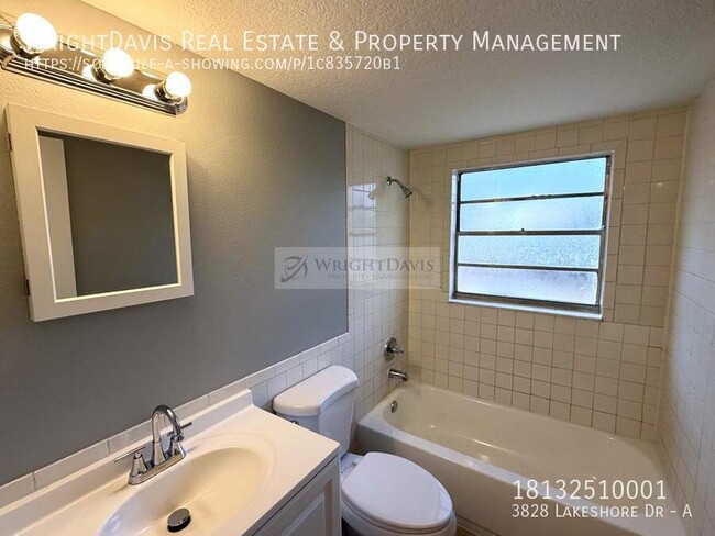 Building Photo - Charming 2-Bedroom, 1-Bathroom Apartment i...