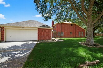 Building Photo - 3318 Pebble Trace Dr