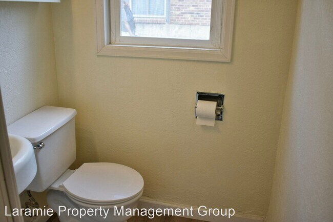 Foto del edificio - 2 br, 1 bath House - 567 N 13th St