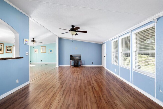 Building Photo - 2303 Beckman Dr