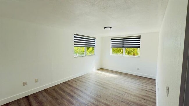 Building Photo - 8235 Lake Dr