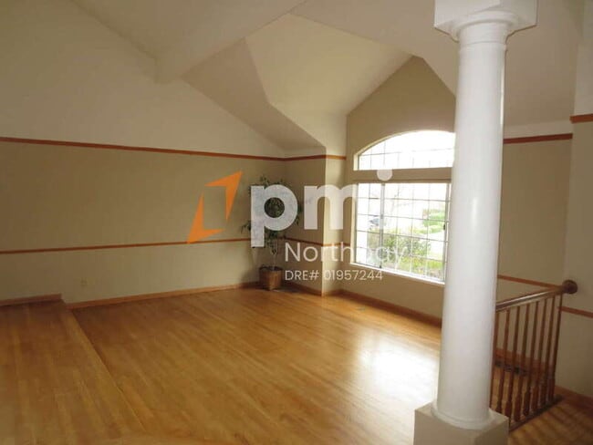 Building Photo - 1918 Orchard View Dr