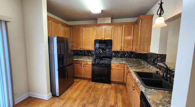 Building Photo - 2325 Twilight Dr