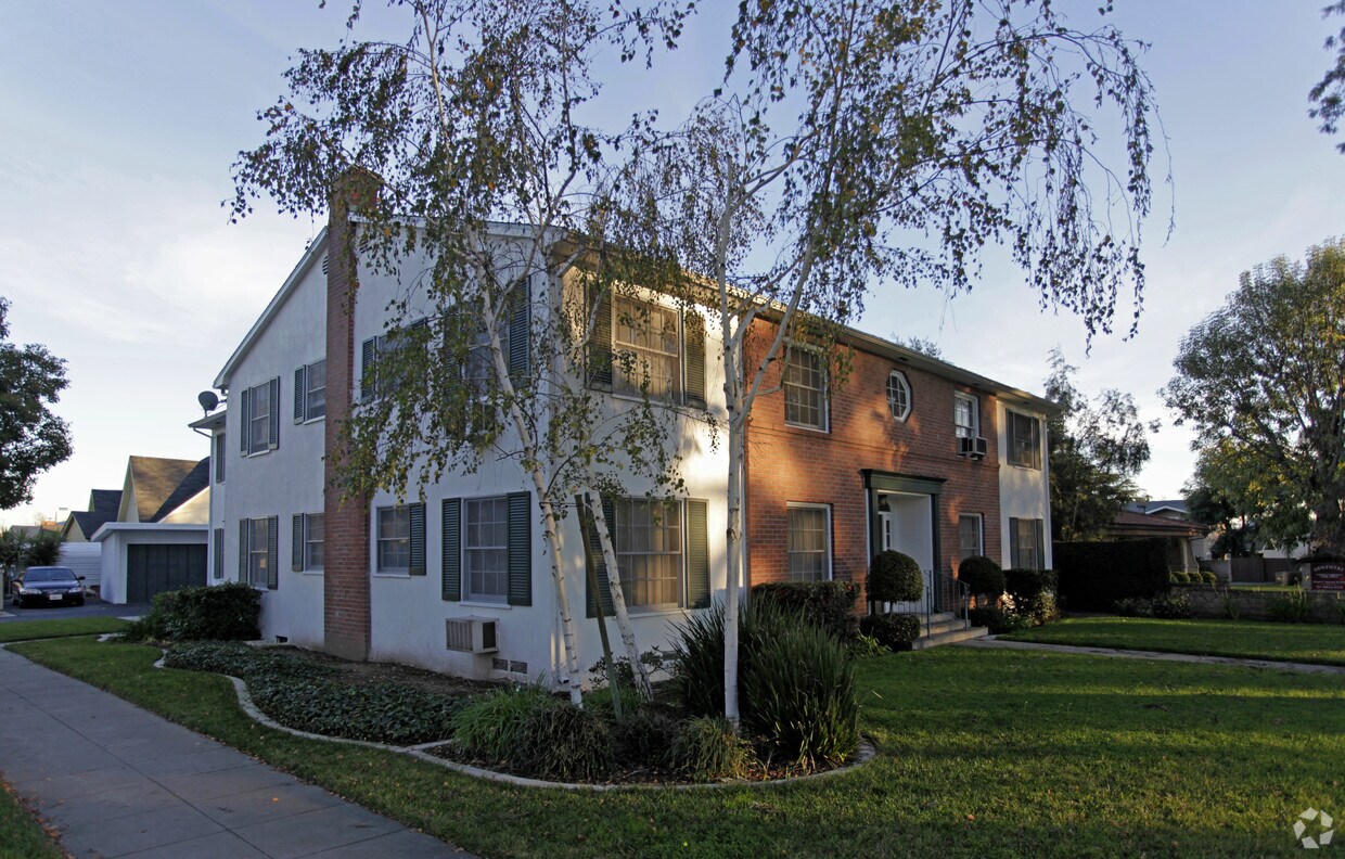 Primary Photo - 856 N Euclid Ave