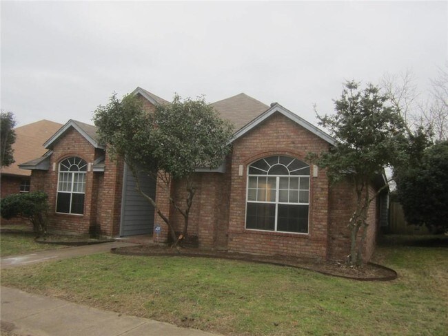 Building Photo - 1535 Tuley St