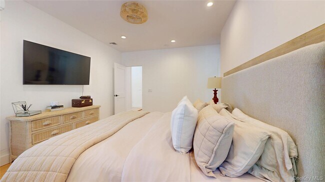 Foto del edificio - 5 Halsey Ave
