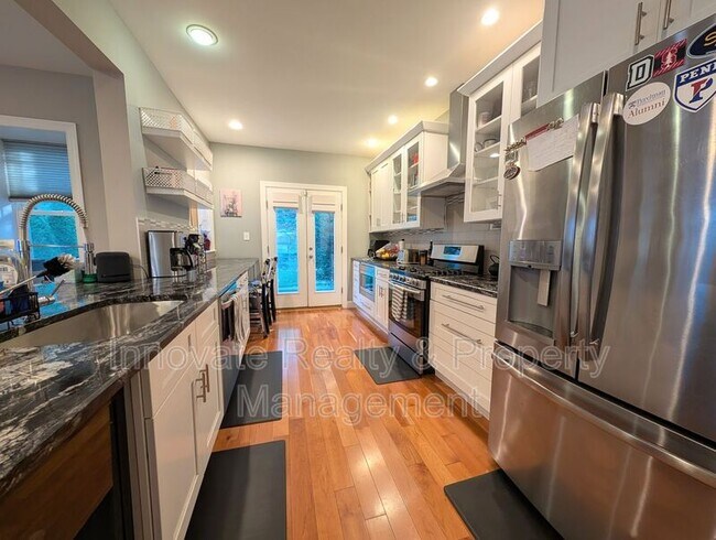 Foto del edificio - 6519 Lincoln Dr