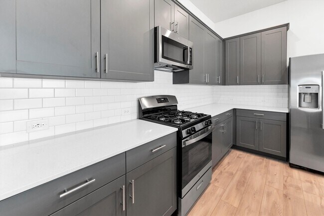 Building Photo - 16931 Tulip Row Ln