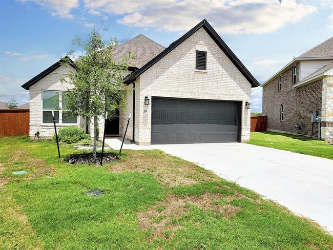 Building Photo - 513 Three Feathers Ct