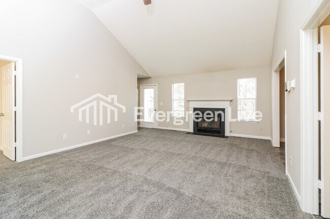 Foto del edificio - 7331 Bramble Oak Dr