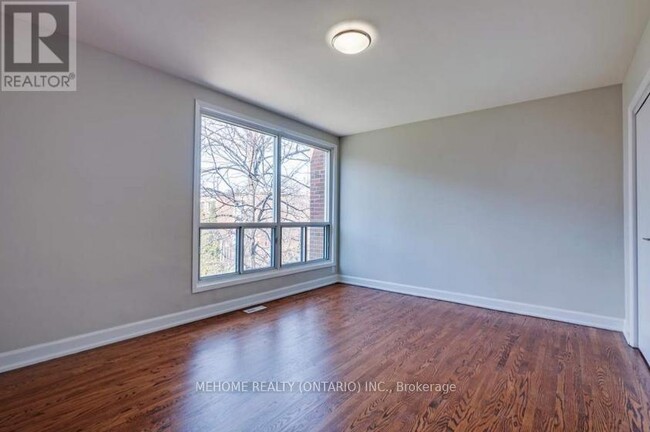 Photo du bâtiment - 160 Cactus Ave