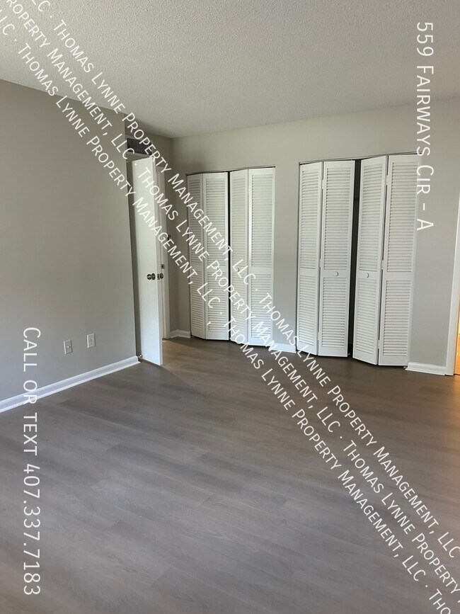 Building Photo - 559 Fairways Cir
