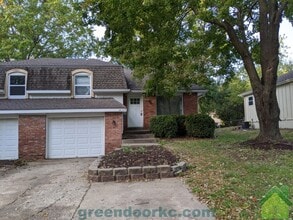 Building Photo - 1425 E Haven Ln