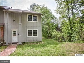 Building Photo - 133 Woodlake Dr