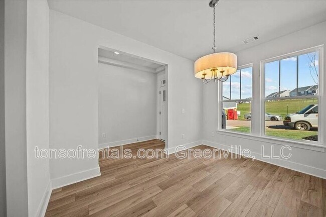 Building Photo - 415 Ml Pk Wy