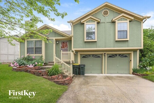 Building Photo - 517 SE Onyx Dr