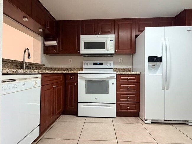Foto del edificio - 721 SW 113th Way