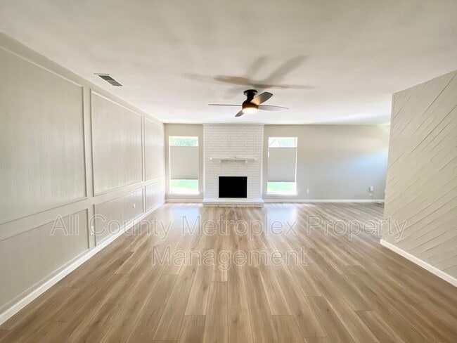 Building Photo - 2023 Inverness Dr