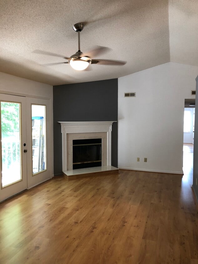 3701 Cotswold Ter Unit 3K, Greensboro, NC 27410 Condo for Rent in