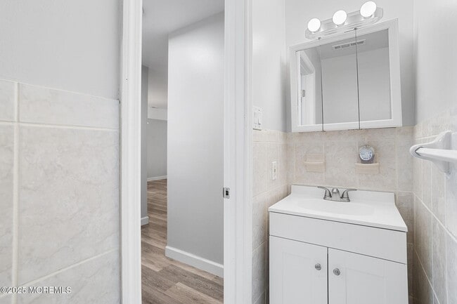 Foto del edificio - 30 Winged Foot Ln