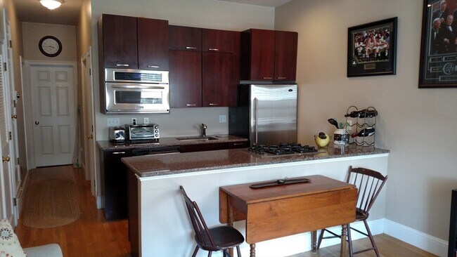 Foto del edificio - 346 W 3rd St