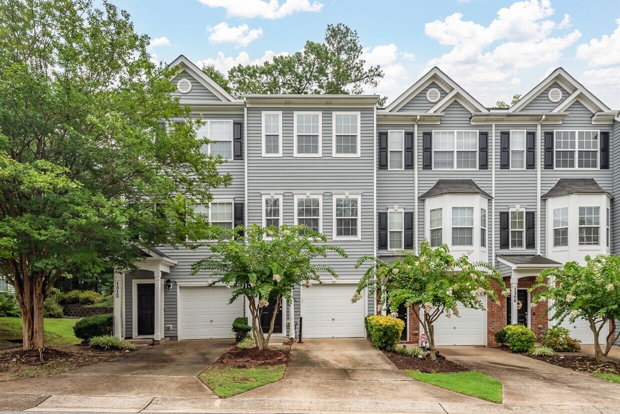 2 BR Townhome just minutes from RTP!! Ava... - 2 BR Townhome just minutes from RTP!!  Ava...