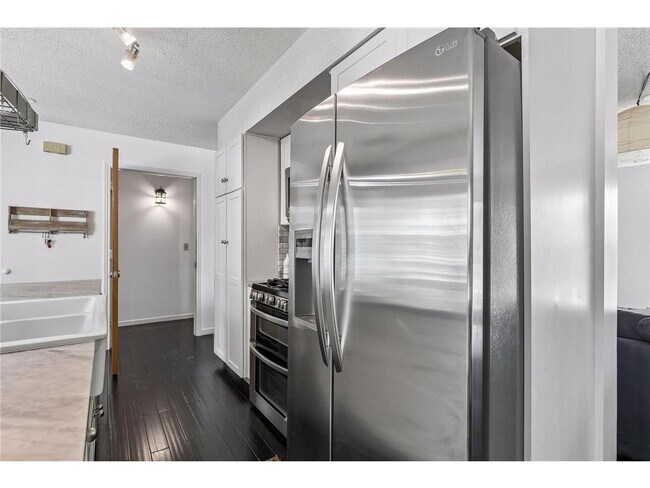 Foto del edificio - 925 Dartmouth Pl SE